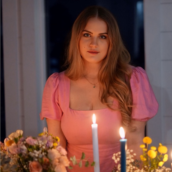 Meet your Posher, Erin - Picture 1 of 1